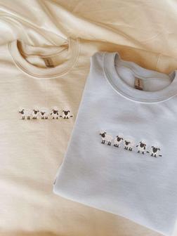 Sheep Embroidered Sweatshirt Crewneck Sweatshirt For Women And Men | Mazezy