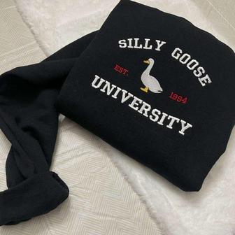 Silly Goose Embroidered Sweatshirt Crewneck Sweatshirt For Men And Women | Mazezy UK