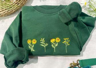 Sunflower Embroidered Sweatshirt Crewneck Sweatshirt For Men Women | Mazezy