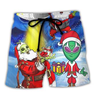 Christmas Santa Is An Alien Magic Night Funny Beach Short - Seseable