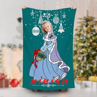 Personalized Cinderella Girl Green Summer Beach Towel - Seseable