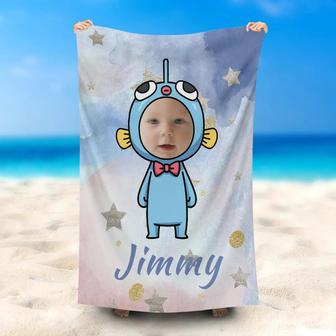 Personalized Name Pisces Star Illusion Beach Towel - Seseable