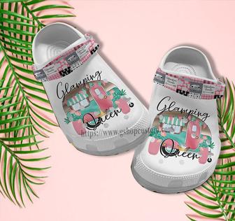 Camping Queen Cute Croc Shoes Gift Grandaughter- Camping Bus Pinky Shoes Croc Clogs Gift Niece - Monsterry UK