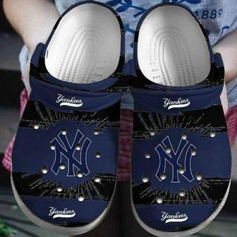 New York Yankees Crocband Clogs | Favorety AU