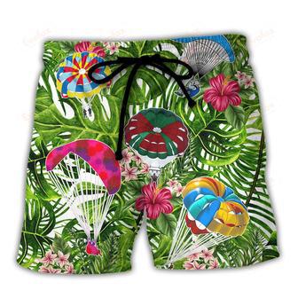 Parasailing Everyday Is A Parasailing Day Beach Short | Newhawaiianshirts DE