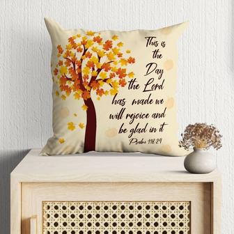 Bible Verse Pillow - Jesus Pillow - Autunm Tree Pillow - Gift For Christian, Thanksgiving - This Is What A Praying Woman Looks Like Pillow - Monsterry DE