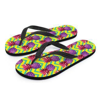 Geometric Hawaiian Pineapple Print Men's Flip Flops | Newhawaiianshirts UK