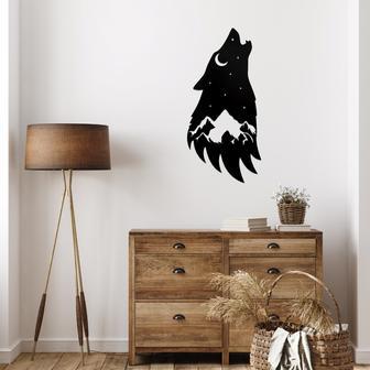 Wolf Head Metal Wall Art - Detailed Artwork for Home Decor | Familywalldecor