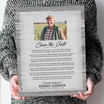 Touching Farm Family Memorial Canvas - Personalized Bereavement Gift For Living Room DéCor | Familywalldecor