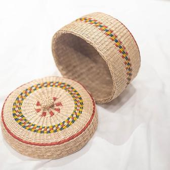 Handcrafted Small Seagrass Basket with Lid | Rusticozy DE