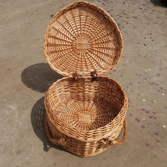 Charming Heart Shaped Wicker Basket For Outdoor Gathering and Picnic | Rusticozy