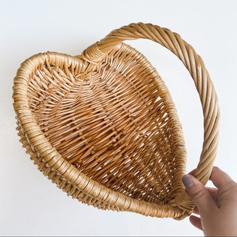 Eco-friendly Heart Shaped Wicker Basket | Perfect for Farmhouse Decor | Rusticozy DE