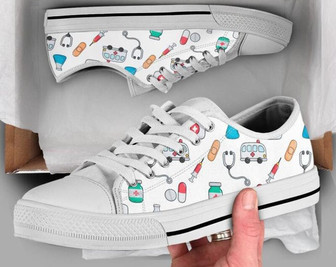 Chaussures de Soins Adorables, Baskets pour Docteurs, Chaussures d'Infirmière, Chaussures Décontractées, Cadeaux pour Infirmières, Chaussures Style Converse Basses pour Femmes Hommes Adultes - Cadeauxyz