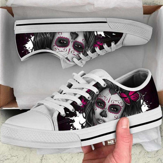 Baskets basses en toile avec visage de fille tête de mort en sucre mauve pour Halloween - Cadeauxyz