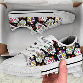 Chaussures Basses Noires à Crânes en Sucre Colorés - Cadeauxyz