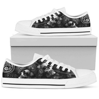 Crâne Roses Rouges Fleurs Florales Chaussures Mort Noir & Blanc Chaussures Basses - Cadeauxyz