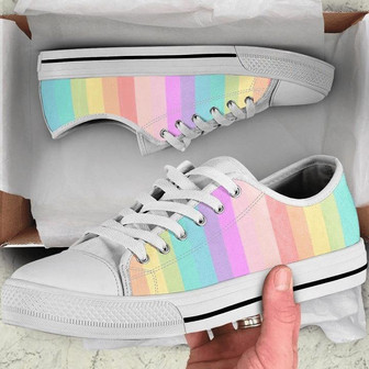 Chaussures basses à rayures arc-en-ciel pastel - Cadeauxyz