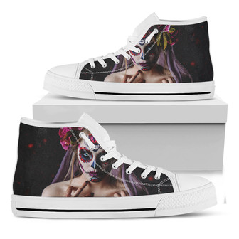 Calavera Girl Day Of The Dead Print White High Top Shoesを日本語に訳すと、「カラベラガールデイオブザデッドプリントホワイトハイトップシューズ」です。 - Kawaiitshirt