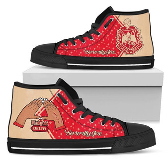 Delta Sigma Theta Hand Sign High Top Shoesを日本語に訳すと、「デルタ・シグマ・シータ・ハンド・サイン・ハイ・トップ・シューズ」です。 - Kawaiitshirt