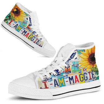 "Maggie License Plate High Top Shoes"を日本語に訳すと「マギーライセンスプレートハイトップシューズ」になります。 - Kawaiitshirt