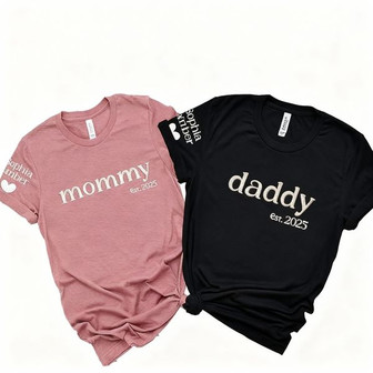 Custom Family Names Embroidered Unisex T-Shirt Gift for Mom & Dad - Thegiftio UK
