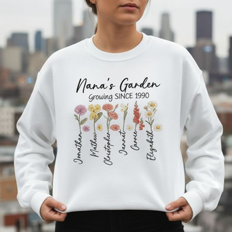 Custom Floral Mama's Garden Shirt - Personalized Mother's Day Gift - Thegiftio