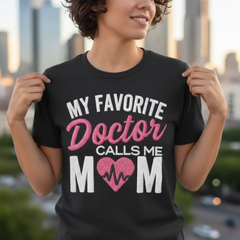 Proud Doctor Mom, Embroidered Unisex T-shirt Gift - Thegiftio UK
