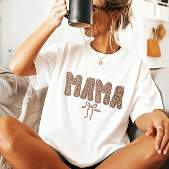 Custom Mama Est. Year Embroidered Comfort Colors T-shirt Keepsake - Thegiftio UK
