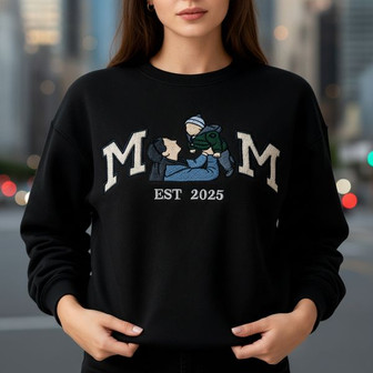 Family Love - Custom Embroidered Sweatshirt for Mom and Dad - Thegiftio