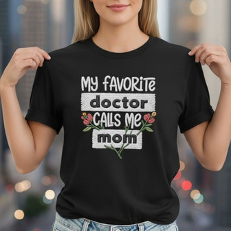 Proud Doctor's Mom: Embroidered Comfort Colors T-shirt Gift - Thegiftio UK