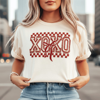 Hugs & Kisses Checkered Love Embroidered Comfort Colors T-shirt - Thegiftio UK