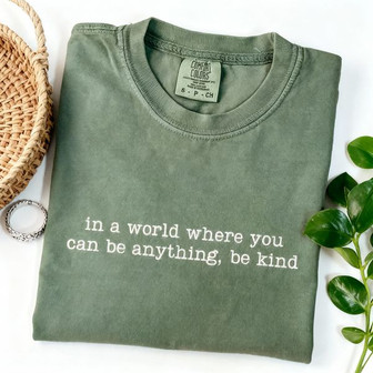 Embroidered Comfort Colors T-shirt - Be Kind Message - Thegiftio UK
