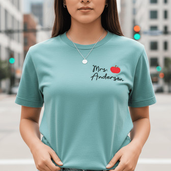 Personalized Apple Last Name Embroidered Comfort Colors T-shirt - Thegiftio