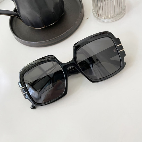 One Pc New Stylish Four Colors Christmas Day Square Shape Plastic Frame Metal Connected Uv Protection Polarized Sunglasses - Vougese