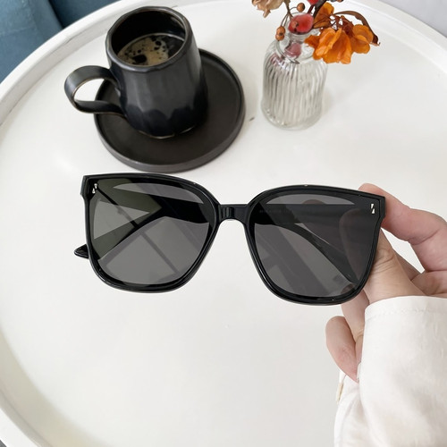 One Pc New Stylish Four Colors Square Shape Plastic Frame Uv Protection Polarized Sunglasses - Vougese