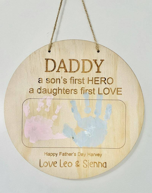 Father’s Day wooden sign with 'Daddy: A Son’s Hero and Daughter’s Love' quote, heartfelt wall decor gift for dad’s office | Familywalldecor