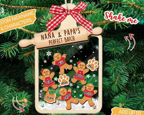 Gingerbread Grandma ornament keepsake, personalized with name and year, sweet family Christmas tree gift for grandmother. | Familywalldecor