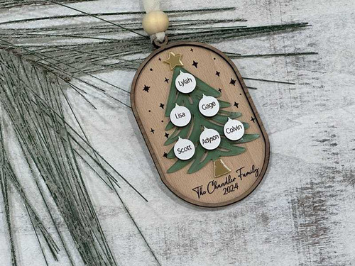 Family tree ornament, wooden, personalized with last name, laser-engraved keepsake Christmas gift for grandparents | Familywalldecor