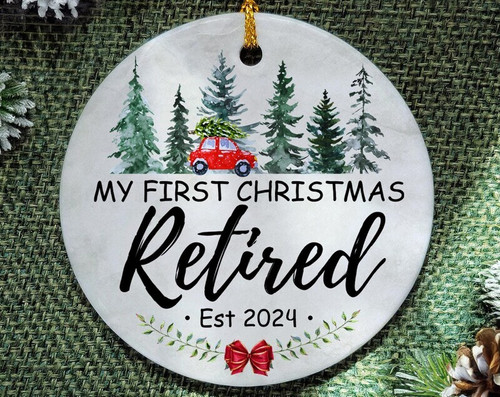 Retirement-themed ceramic ornament, personalized with name and date, Christmas tree decoration and gift for retiree | Familywalldecor