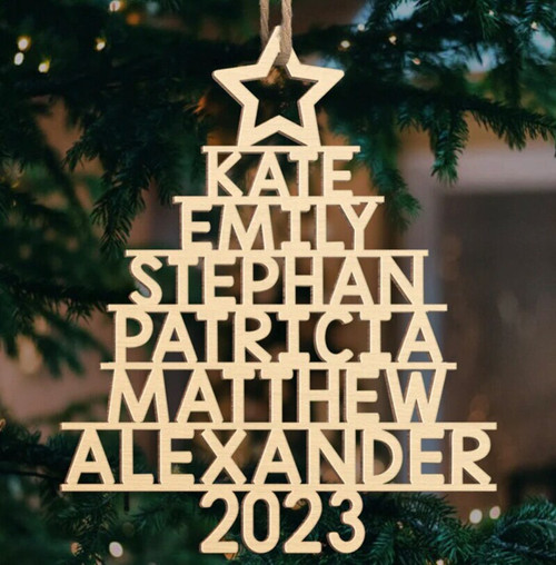 Christmas wooden ornament personalized with family names and year 2024, keepsake for Christmas tree décor, ideal family gift | Familywalldecor