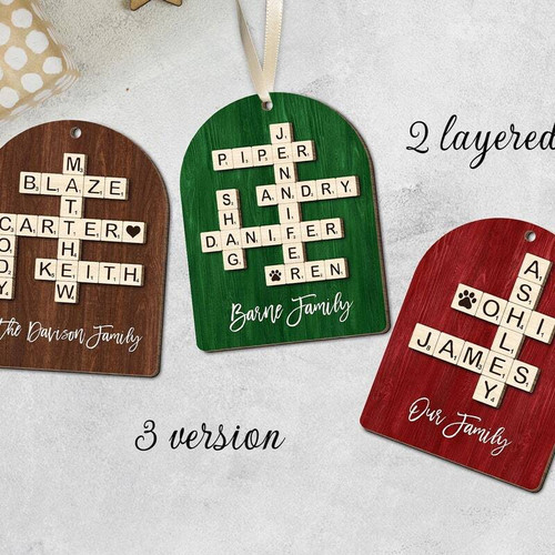Heartfelt family puzzle ornament for Christmas tree, interlocking heart pieces, custom family names engraved, year 2024 | Familywalldecor