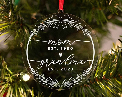 Pregnancy announcement grandma ornament, personalized with baby name and 2024 year; sweet gift to surprise a new grandma | Family Wall Decor