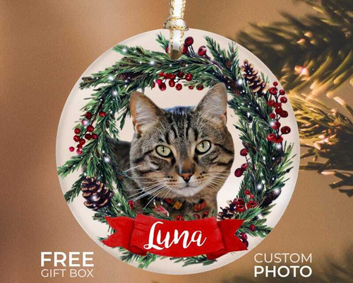 Cat mom memorial ornament, personalized photo keepsake with pet name and dates for Christmas tree, honoring a beloved cat | Family Wall Decor