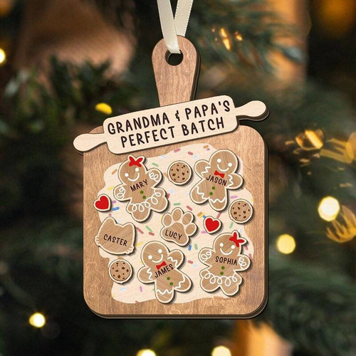 Gingerbread grandma kitchen art ornament, personalized family names and year, cozy holiday keepsake for Christmas gifting | Familywalldecor