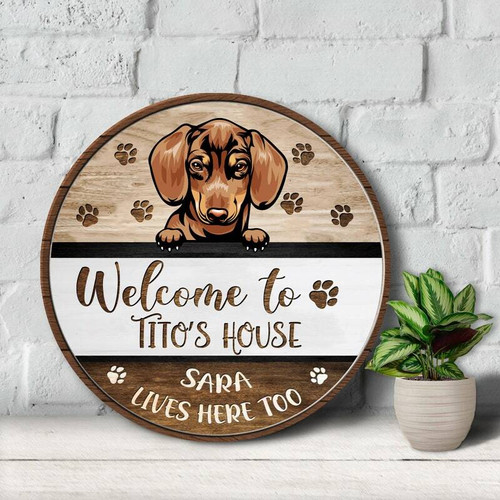 Dog wall art welcome sign, personalized with pet name, heartfelt gift for pet lovers and entryway decor, paw print accents | Family Wall Decor
