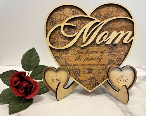 Mom heart personalized wood sign with custom kids' names, rustic walnut stain, wall hanging, Mother's Day gift for her | Familywalldecor