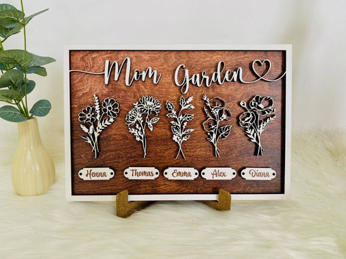 Mom's Garden birth month flowers sign, personalized with family name for indoor or outdoor décor; Mother's Day gift | Familywalldecor