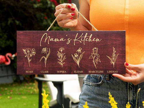 Birth flower wood sign personalized with children's names for Mom's kitchen, rustic wall decor, thoughtful Mother's Day gift | Familywalldecor