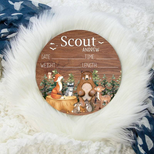 Woodland birth stat sign, round wooden personalized with baby name and birth stats for nursery decor, sweet newborn gift | Family Wall Decor