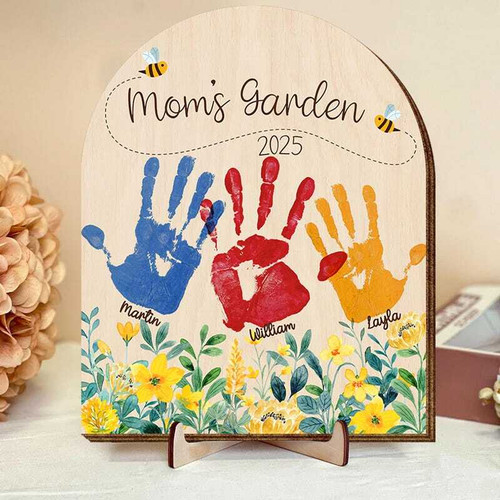 Mom's Garden handprint wood sign personalized with kids' names and date, Mother's Day gift from children, rustic keepsake | Familywalldecor